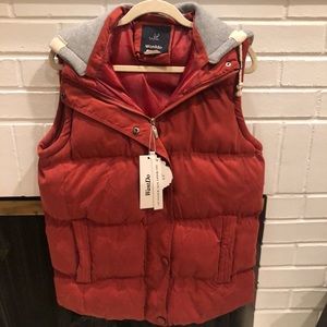 Woman’s quilted vest with hood
